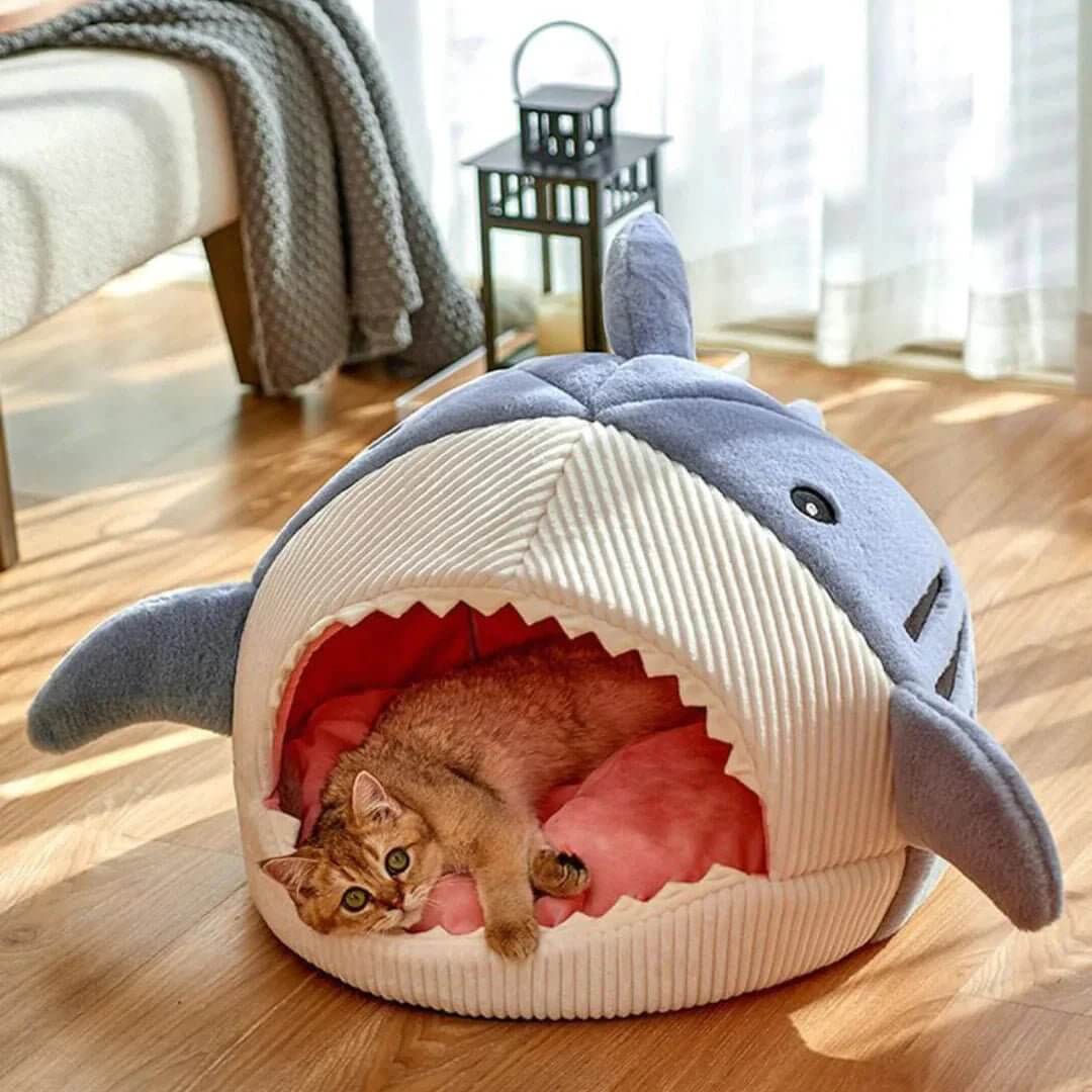 Luxury Warm pet Beds Cartoon Shark Pet Cave Beds Sweet Kittens