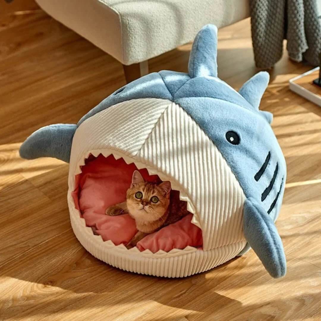 Luxury Warm pet Beds Cartoon Shark Pet Cave Beds Sweet Kittens
