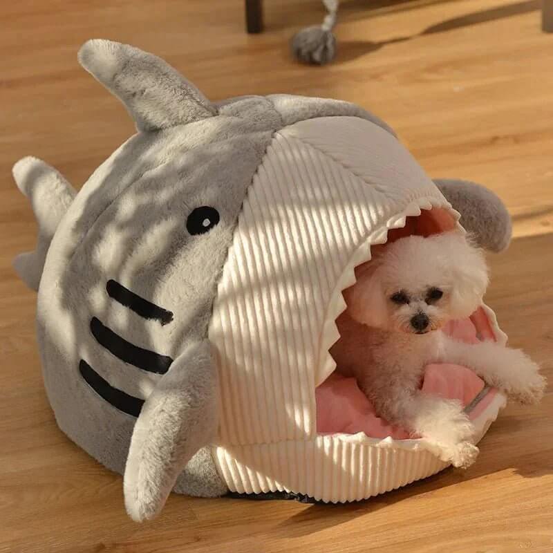 Luxury Warm pet Beds Cartoon Shark Pet Cave Beds Sweet Kittens