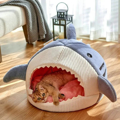 Luxury Warm pet Beds Cartoon Shark Pet Cave Beds Sweet Kittens