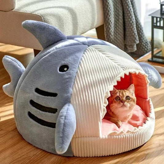Luxury Warm pet Beds Cartoon Shark Pet Cave Beds Sweet Kittens
